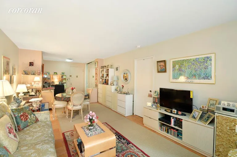 New York City Real Estate | View 305 East 40th Street, 8Y | 2 | View 2