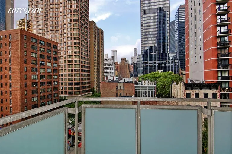 New York City Real Estate | View 300 East 40th Street, 7R | 1 Bed, 1 Bath | View 1