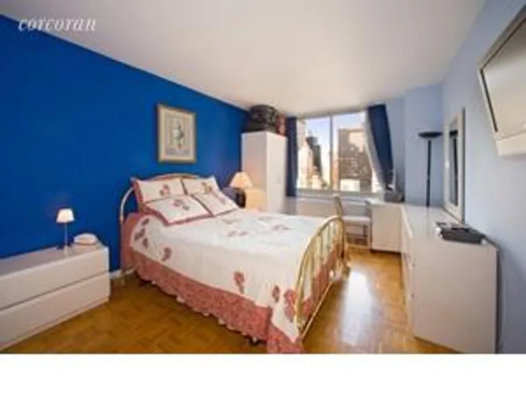 New York City Real Estate | View 145 East 48th Street, 29G | room 2 | View 3
