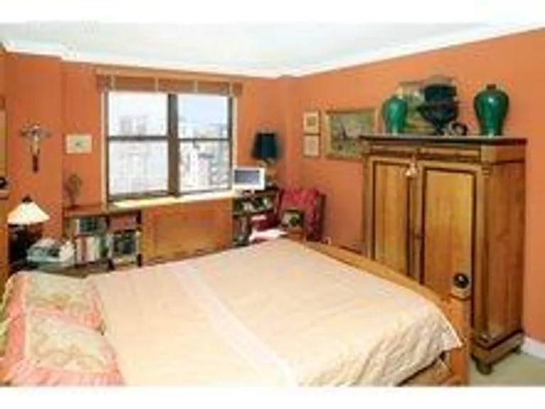 New York City Real Estate | View 105 West 13th Street, 14E | room 2 | View 3