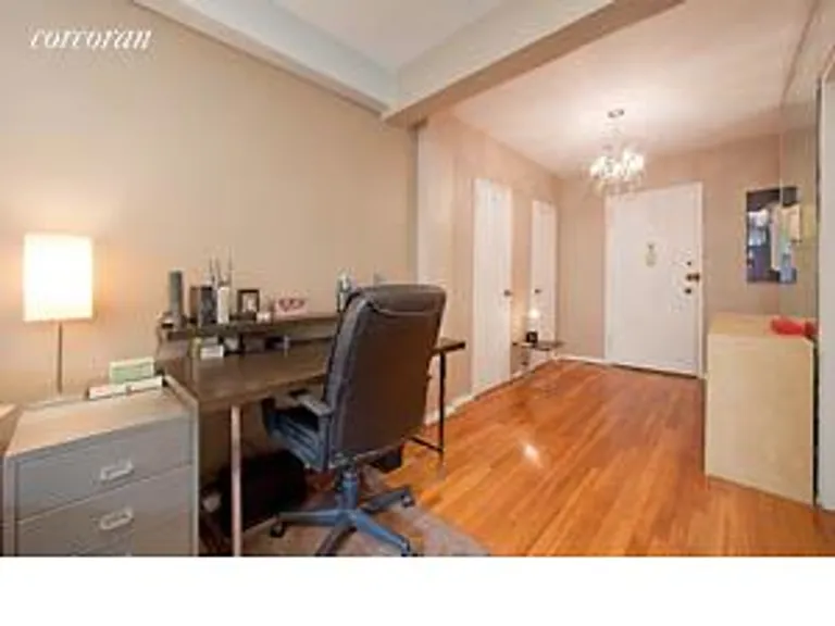 New York City Real Estate | View 211 East 18th Street, 2D | Foyer | View 2