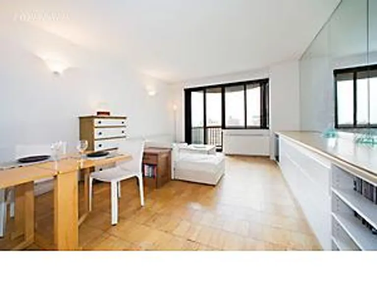 New York City Real Estate | View 45 East 25th Street, 26A | 1 Bed, 1 Bath | View 1