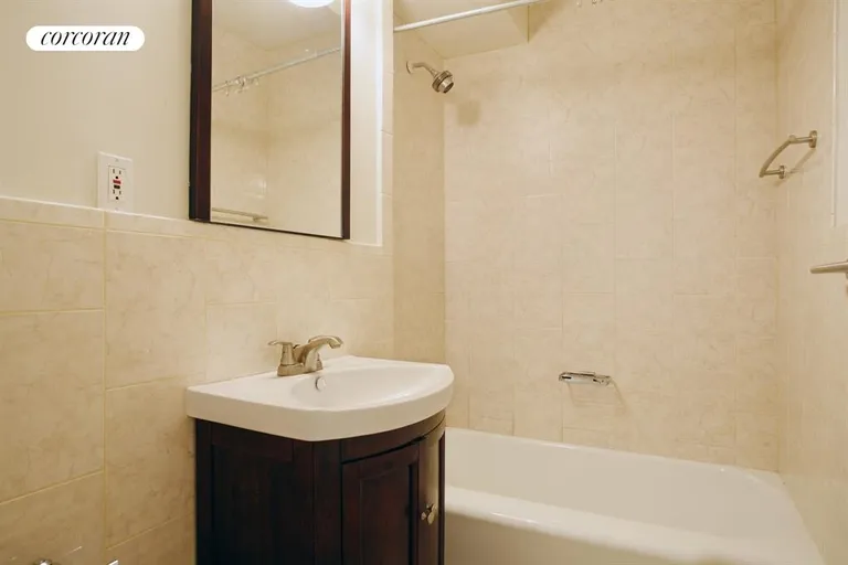 New York City Real Estate | View 310 East 49th Street, 3G | Bathroom | View 4