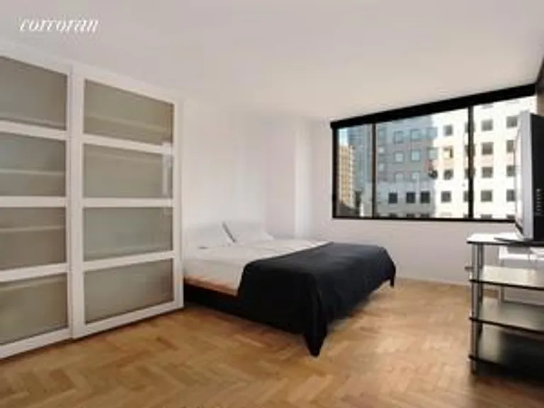 New York City Real Estate | View 350 West 50th Street, 19B | room 3 | View 4