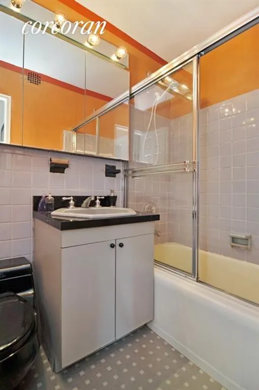 New York City Real Estate | View 209 East 56th Street, PHT | Bathroom | View 6
