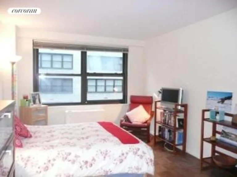 New York City Real Estate | View 225 East 57th Street, 8A | room 1 | View 2