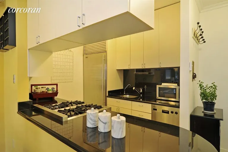 New York City Real Estate | View 30 West 60th Street, 3F | Kitchen | View 3