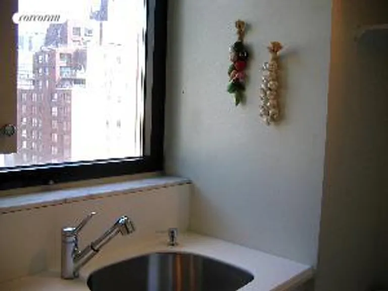 New York City Real Estate | View 255 East 49th Street, 15A | room 3 | View 4
