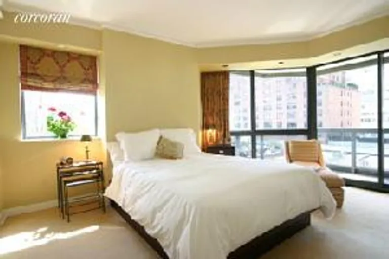 New York City Real Estate | View 200 East 61st Street, 5FG | room 2 | View 3