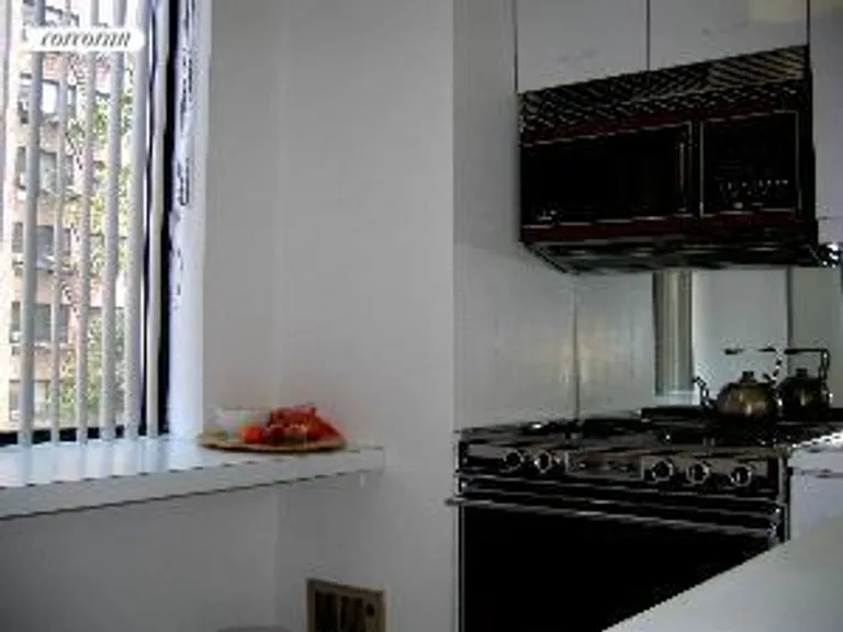 New York City Real Estate | View 255 East 49th Street, 3D | room 4 | View 5