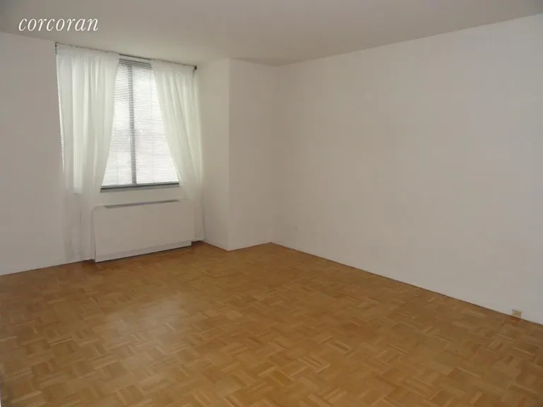 New York City Real Estate | View 255 East 49th Street, 7A | room 4 | View 5