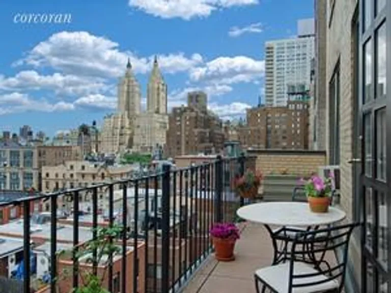 New York City Real Estate | View 121 West 72Nd Street, 10F | 1 Bed, 1 Bath | View 1