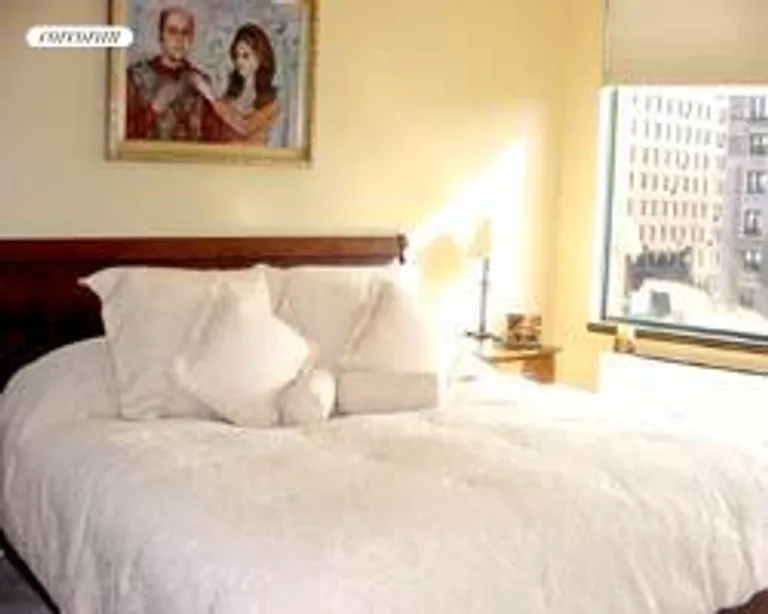 New York City Real Estate | View 201 West 72nd Street, 10A | room 4 | View 5