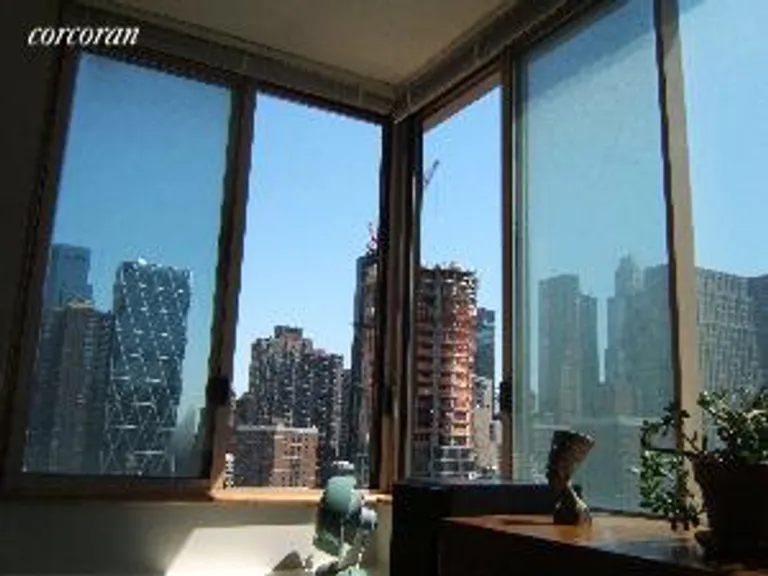 New York City Real Estate | View 350 West 50th Street, 26A | room 3 | View 4