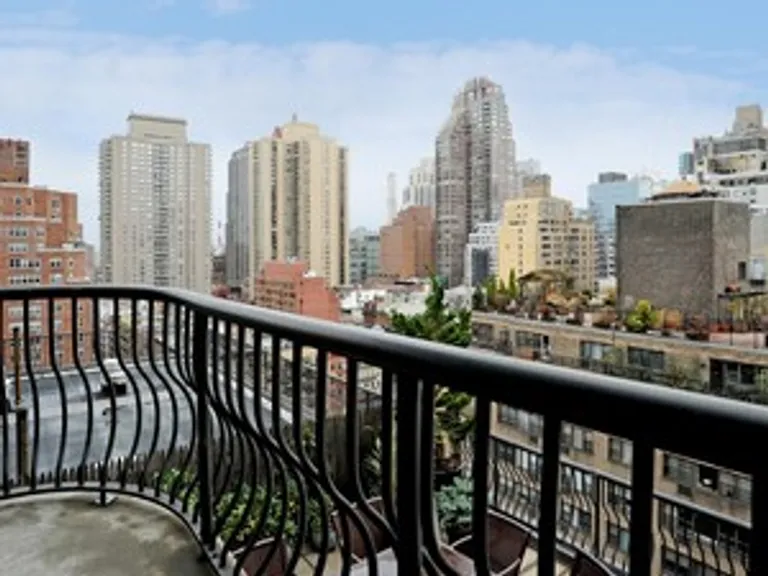 New York City Real Estate | View 343 East 74th Street, 16C | 2 Beds, 2 Baths | View 1