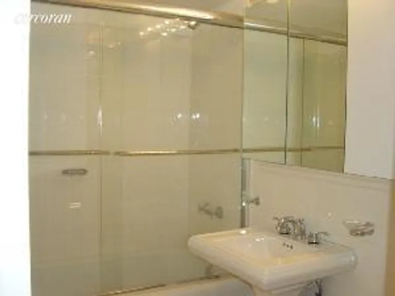 New York City Real Estate | View 150 East 77th Street, 2B | room 1 | View 2