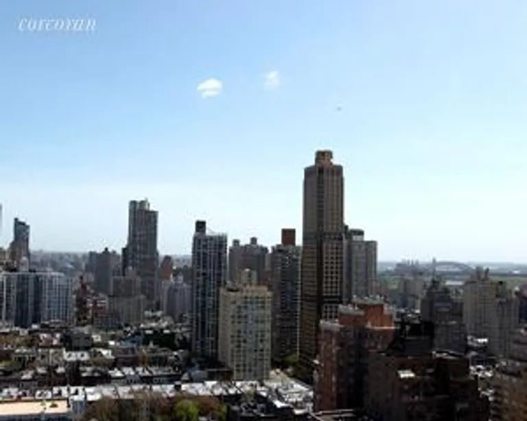 New York City Real Estate | View 301 East 79th Street, 32H | room 2 | View 3