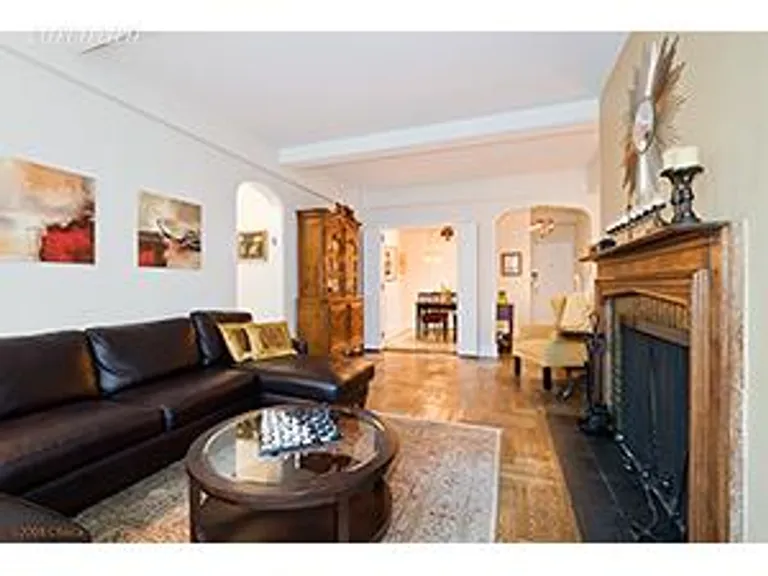 New York City Real Estate | View 40 West 67th Street, 8D | room 1 | View 2
