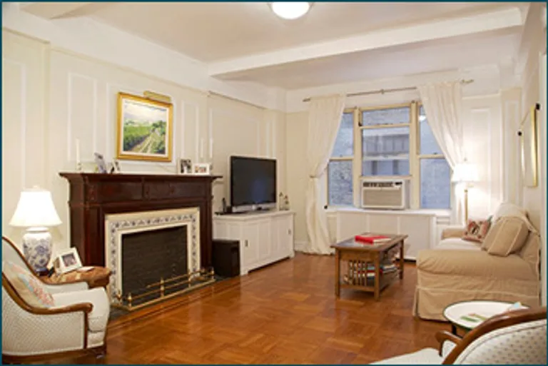 New York City Real Estate | View 65 Central Park West, 4F | 1 Bed, 1 Bath | View 2