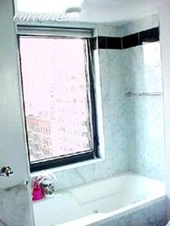 New York City Real Estate | View 52 East End Avenue, 10B | room 2 | View 3