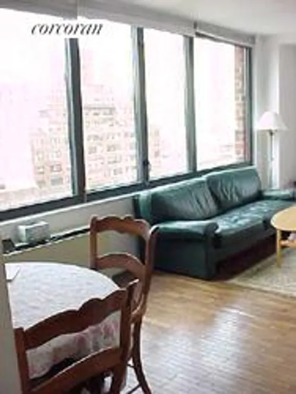 New York City Real Estate | View 52 East End Avenue, 10B | room 4 | View 5