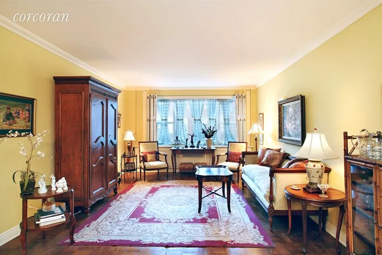 New York City Real Estate | View 80 East End Avenue, 6J | Living Room | View 11