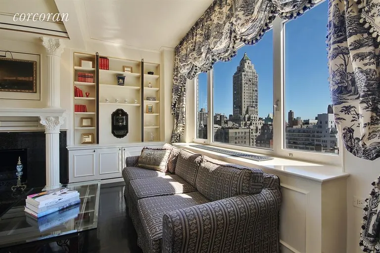 New York City Real Estate | View 930 Fifth Avenue, 18H | Living Room | View 2