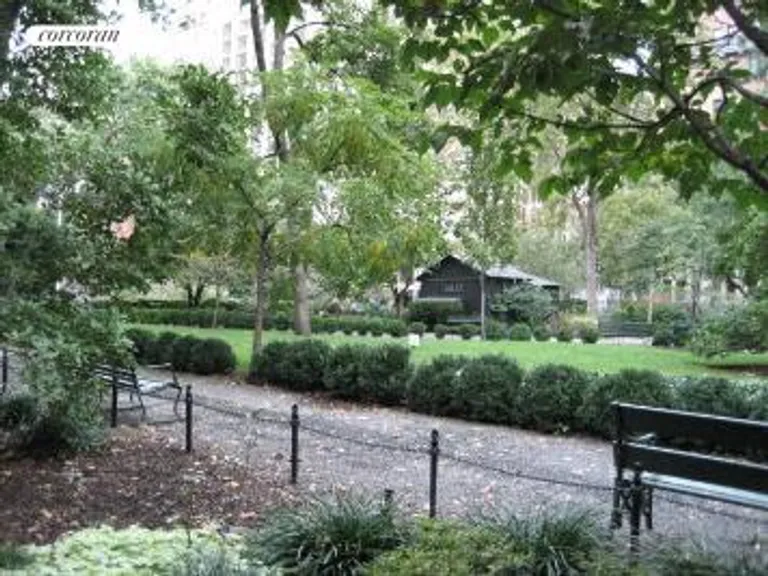 New York City Real Estate | View 24 Gramercy Park South, 1-2E | room 3 | View 4