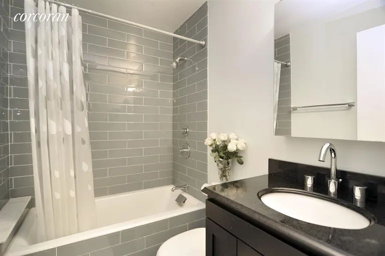 New York City Real Estate | View 275 Greenwich Street, 7C | Master Bathroom | View 10