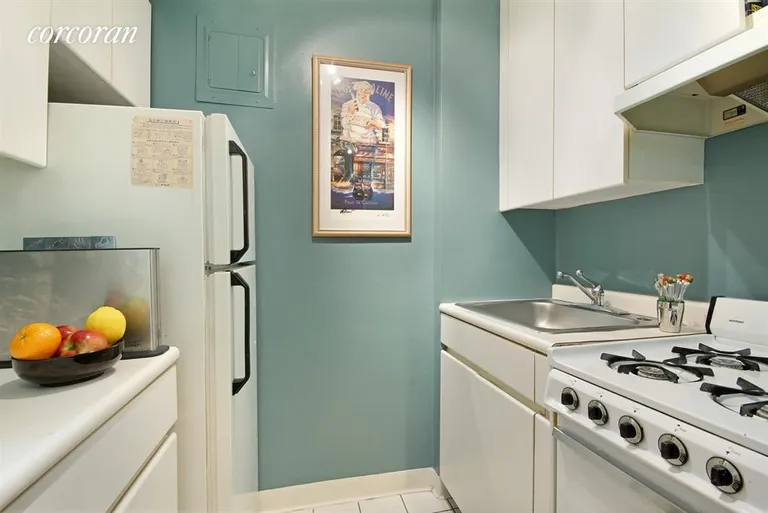 New York City Real Estate | View 211 East 53rd Street, 4L | Kitchen | View 2