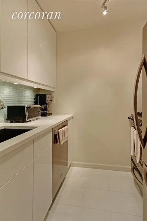 New York City Real Estate | View 200 East 69th Street, 6O | Kitchen | View 2