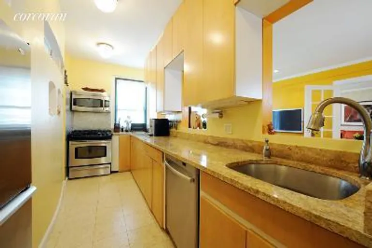 New York City Real Estate | View 755 West End Avenue, 8A | room 2 | View 3