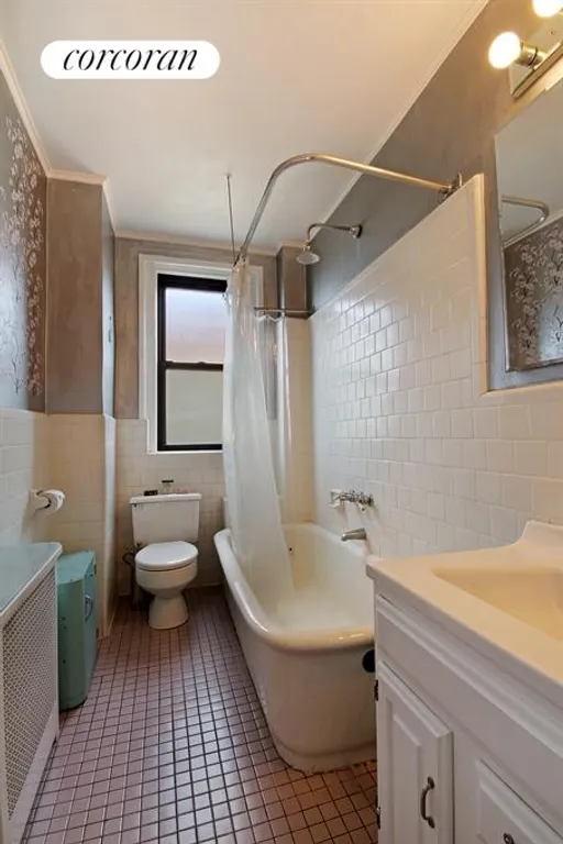 New York City Real Estate | View 878 West End Avenue, 15C | Bathroom | View 4