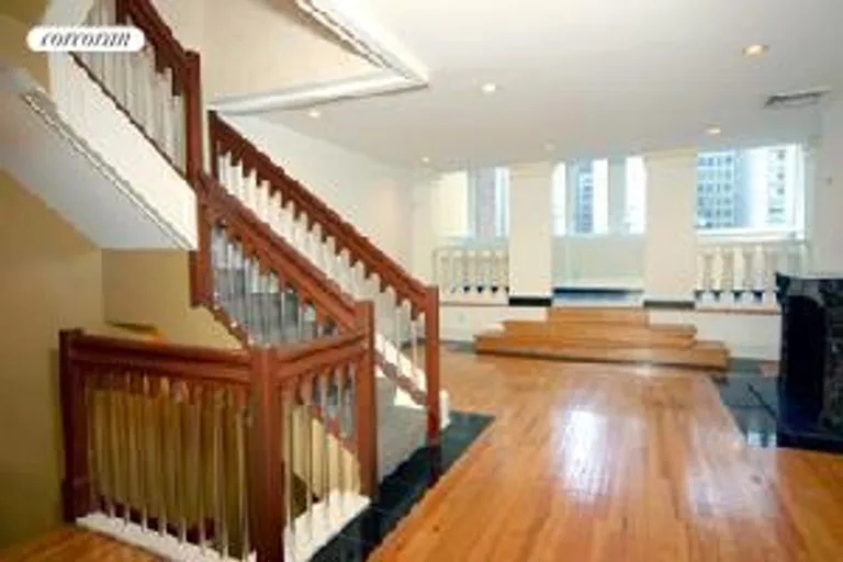 New York City Real Estate | View 113 East 61st Street | room 2 | View 3
