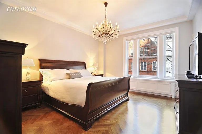 New York City Real Estate | View 375 West End Avenue, 2AB | Master has en-suite bath and two walk-in-closets | View 10