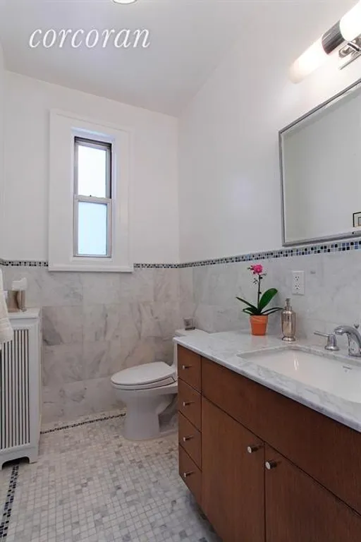 New York City Real Estate | View 11 West 69th Street, PHB | Bathroom | View 8
