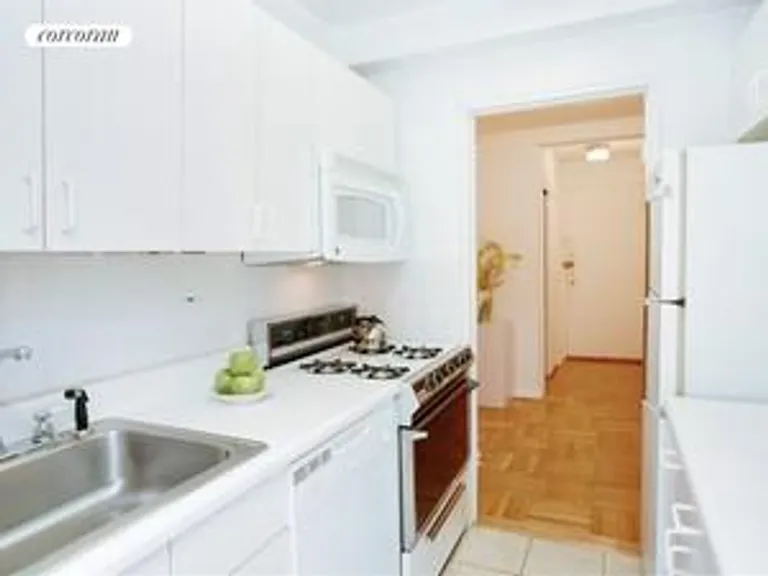 New York City Real Estate | View 140 East 56th Street, 4A | Roomy Kitchen | View 3