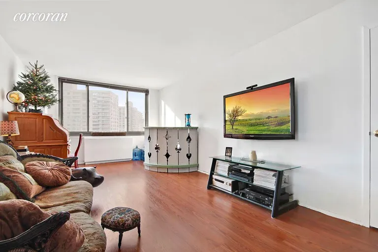 New York City Real Estate | View 2025 Broadway, 19A | 1 Bed, 1 Bath | View 1