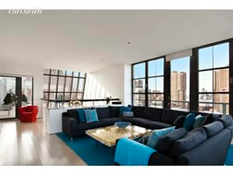 New York City Real Estate | View 25 North Moore, PHA | LR4 | View 2