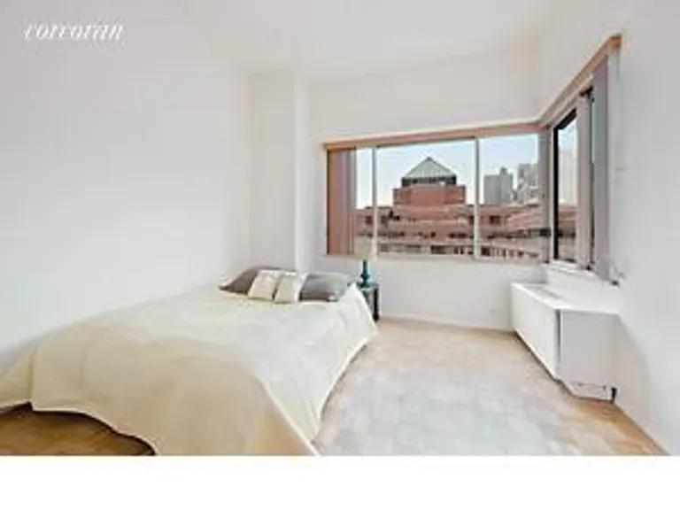 New York City Real Estate | View 350 West 50th Street, 6JJ | room 3 | View 4