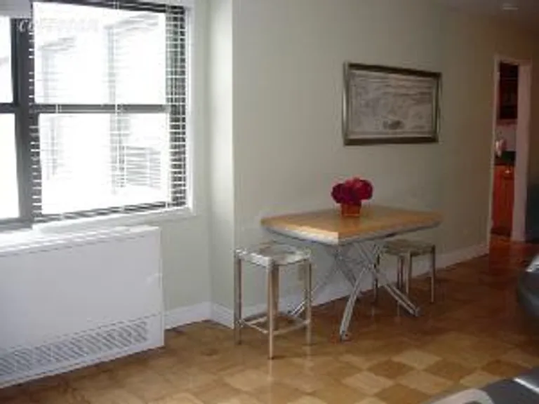 New York City Real Estate | View 115 East 9th Street, 17N | room 1 | View 2