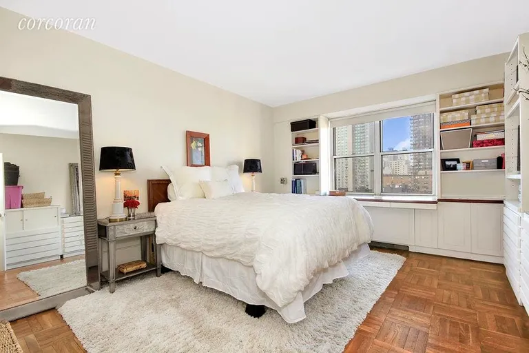 New York City Real Estate | View 200 East End Avenue, 10A | East End Avenue, 200_Apt. 10A, Manhattan (200_EEA_#10A_Bedroom_KVerille) | View 7