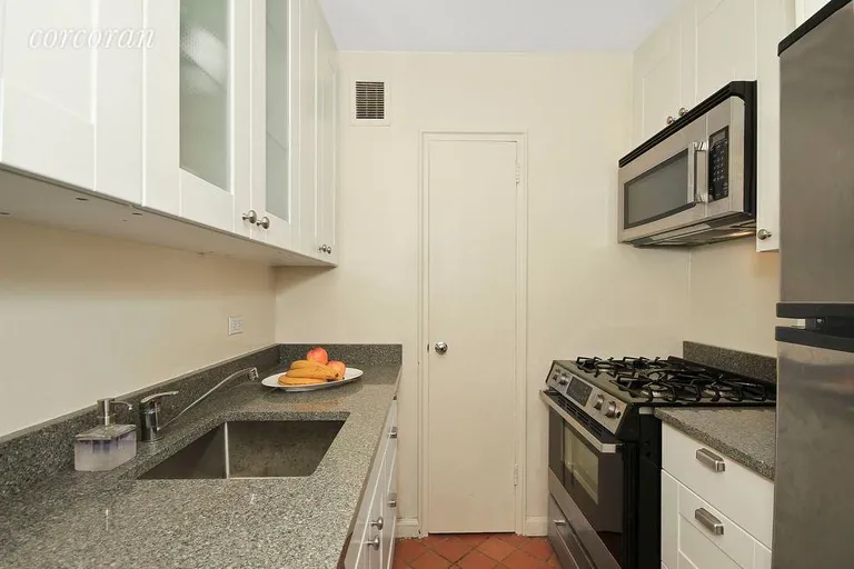 New York City Real Estate | View 200 East End Avenue, 10A | East End Avenue, 200_Apt. 10A, Manhattan (200_EEA_#10A_Kitchen_KVerille) | View 8