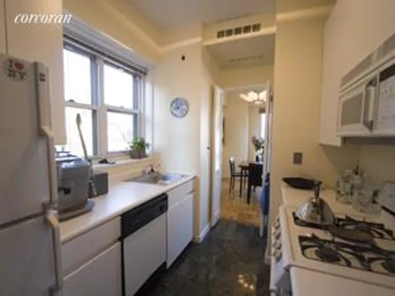 New York City Real Estate | View 60 East 8th Street, 12B | room 3 | View 4