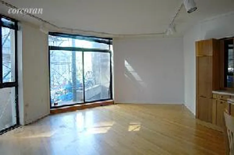 New York City Real Estate | View 8 West 65th Street, 2A | room 1 | View 2