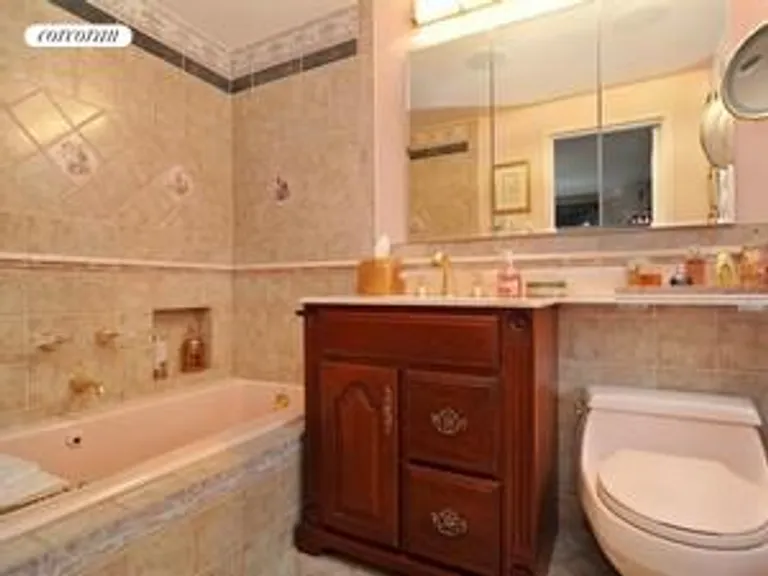 New York City Real Estate | View 20 Sutton Place South, 14C | Master Bathroom | View 8