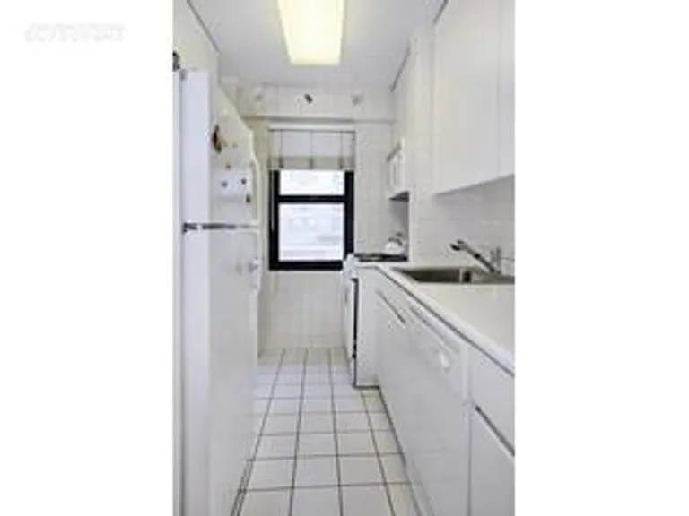 New York City Real Estate | View 240 East 76th Street, 2J | room 2 | View 3
