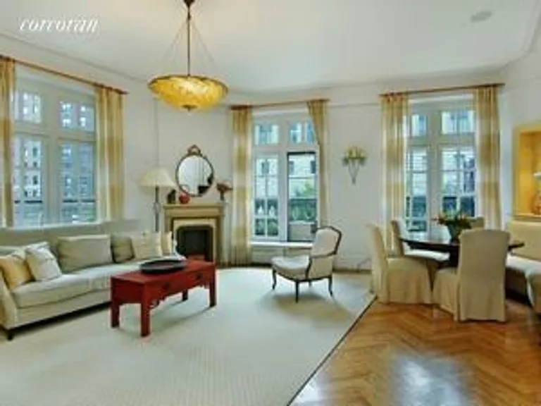 New York City Real Estate | View 2109 Broadway, 4-79 | 2 Beds, 2 Baths | View 1
