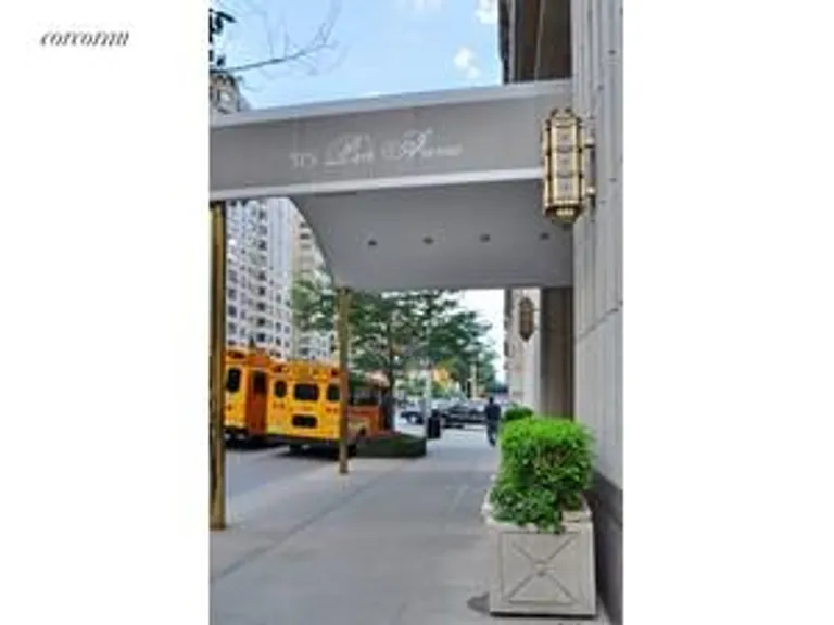 New York City Real Estate | View 515 Park Avenue, 14 FL | room 7 | View 8
