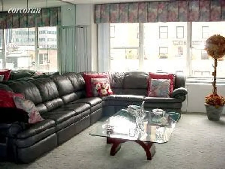 New York City Real Estate | View 136 East 56th Street, 15D | room 2 | View 3